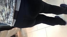 Fat booty white Milf in leggings 2